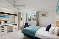 84 The Spit Holiday Apartments