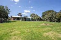 Lumeah Retreat Bruny Island Hotels in Alonnah