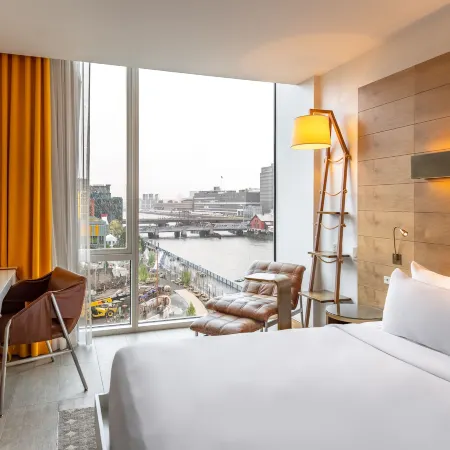 The Envoy Hotel, Autograph Collection