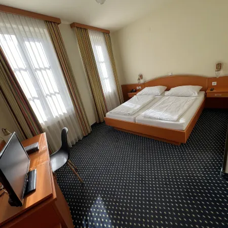 Suite Hotel 900 m Zur Oper Отели рядом с достопримечательностью «04. Виден»