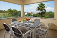 Villa Malibu One Hotels in Vir