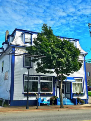 Royal Hotel Sydney Hotels near Merchant Mariner Monument