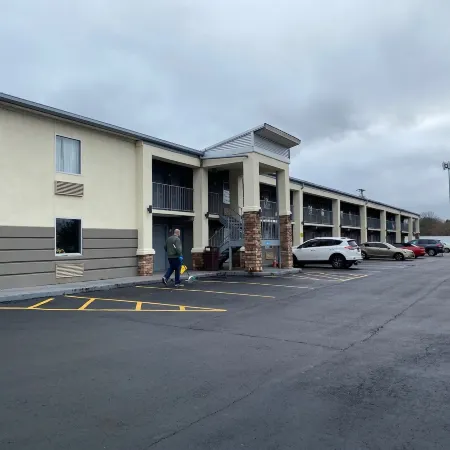 Lotus Inn and Suites Nashville