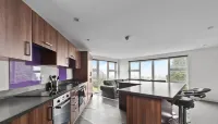 5 Bed Apartment @ Derriford Stays by Pureserviced Hôtels à : Wotter