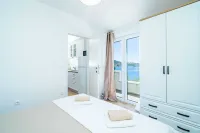 Apartments Lovro Hotels in Zaton