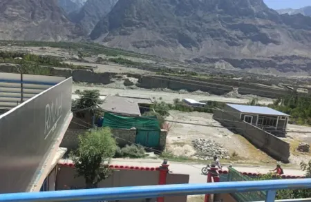 Raahi Hotel Отели в г. Гилгит