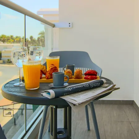 Phaedrus Living: Seaside Luxury Flat Athina 115