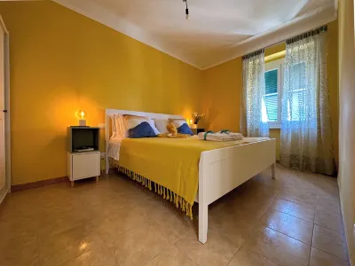 Ca' Bea with AC and Terrace Hotels in Vernazza