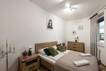 ShortStayPoland Marywilska (B137) Отели рядом с достопримечательностью «Multioutlet Sp. z o.o.»