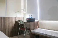 Modern Look and Homey Studio Apartment LRT City Jatibening - Condos