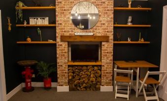 Studio-Sleeps 4-10 Min H Potter-17 Min London