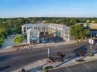 Crosswinds Motel