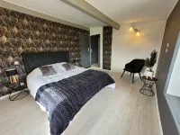 Les Grandes Mollières Hotels in Peyruis