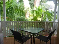 Palm Cove Tropic Apartments