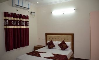 White Tulip Residency