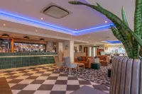 Ramada Encore by Wyndham Leicester City Centre - bars