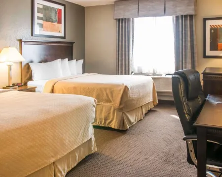 Quality Inn & Suites Next to the Casino Отели в г. Маршалл