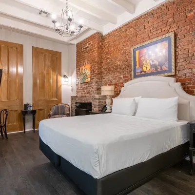 French Quarter Suites Hotel Hotéis próximos à(ao) Frenchmen Street