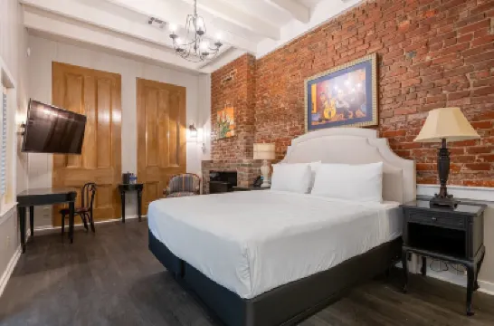 French Quarter Suites Hotel Các khách sạn gần Khu phố Pháp