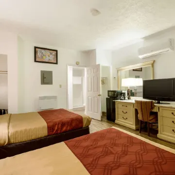 Econo Lodge Inn & Suites Lake Harmony - Pocono Mountains Area