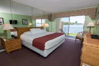 Palm Beach Waterfront Suites - parking