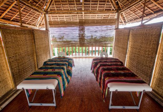 4. 오아시스 리조트..