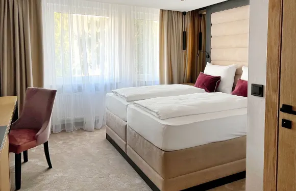 羅伊特林根多梅洛酒店