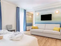 Sky Pool Hotel Sole Garda Hotels in Garda Town
