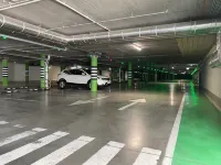 維爾紐斯市中心萬怡酒店 - 停車場