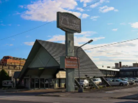 Tiki Lodge Motel Hotels in Spokane