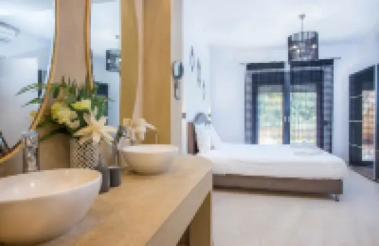 Golden King Villas