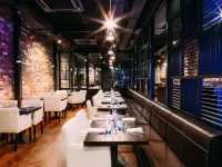 Mour Hotel Hotels in Annesley