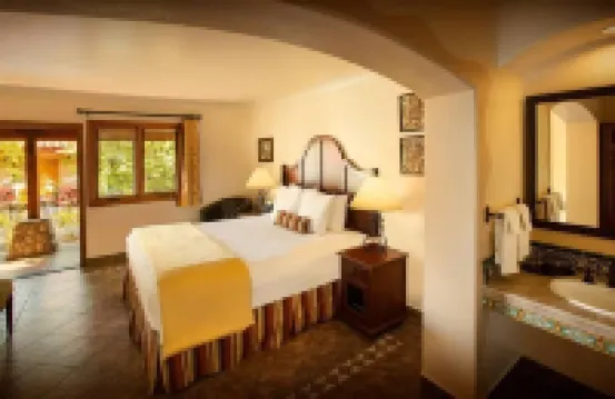 Los Arboles Hotel