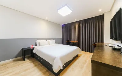 Beach Motel Hotels near Taejongdae Spa