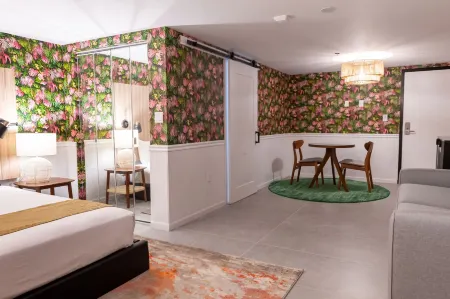 Whitelaw Hotel