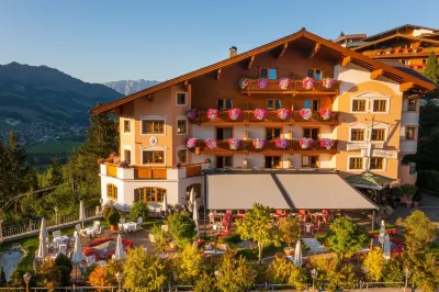 Alpines Lifestyle Hotel Tannenhof فنادق في Muhlbach am Hochkonig