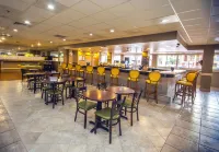 Quality Inn & Suites Conference Center - bar
