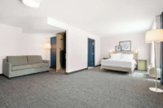 Spark by Hilton Exton Hotel di 