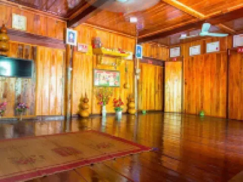 Xoi Homestay Ba Be Lake Hotels in Nam Mau