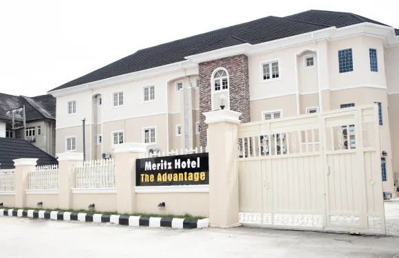 梅里茨酒店及套房