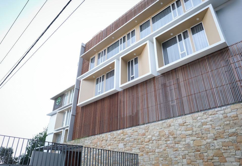 파사드 호텔 바이 아자나 레스토랑