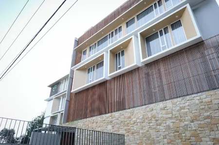 Facade Hotel by Azana