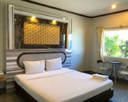 Soda Resort Hotels in Kamphaeng Phet