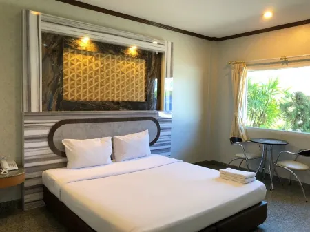 Soda Resort Отели в г. Kamphaeng Phet