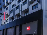 Hôtel Ibis Paris Montmartre 18ème Hôtels à proximité de : Basilique du Sacré-Cœur de Montmartre