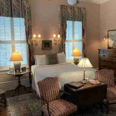 1842 Inn Rooms