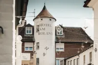 Hotel Freihof am Roland Hotels near Wedel station
