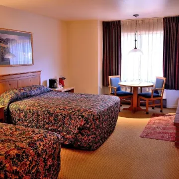 Pacific Gardens Inn Отели рядом с достопримечательностью «Парк Лаверс-Пойнт»