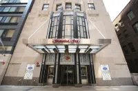 Hampton Inn Chicago Downtown/N Loop/Michigan Ave Các khách sạn gần Cloud Gate
