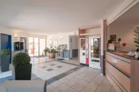 Brit Hotel Clermont l'Herault Hotels in Péret